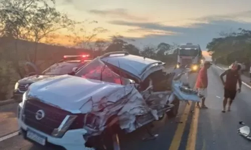 
				
					Cantor gospel Regis Danese sofre grave acidente de carro em Goiás; ASSISTA
				
				