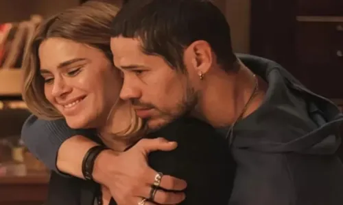 
				
					Carolina Dieckmann se irrita com rumores envolvendo José Loreto: 'Não deu'
				
				