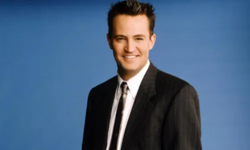 
				
					Celebridades lamentam a morte de Matthew Perry, o Chandler de 'Friends
				
				