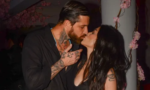 
				
					Cleo Pires comemora 41 anos com festa em São Paulo; FOTOS
				
				