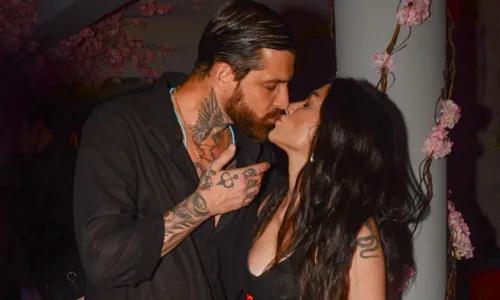 
				
					Cleo Pires comemora 41 anos com festa em São Paulo; FOTOS
				
				