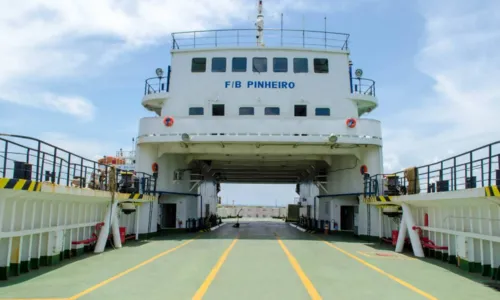 
				
					Com 3 embarcações em operação, espera no ferry pode passar de 2h
				
				