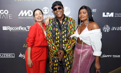 
				
					Com Carlinhos Brown e Regina Casé, Jantar do Ano reúne famosos na BA
				
				