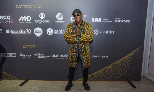 
				
					Com Carlinhos Brown e Regina Casé, Jantar do Ano reúne famosos na BA
				
				