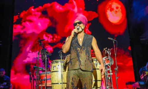 
				
					Com Carlinhos Brown e Regina Casé, Jantar do Ano reúne famosos na BA
				
				