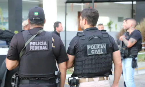 
				
					Com apoio da PF, Polícia Civil faz megaoperação no bairro de Cassange
				
				