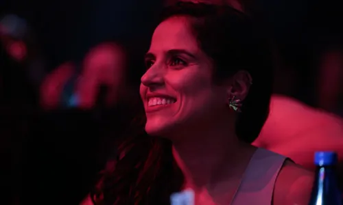 
				
					Com participação de Wanessa e Dado na plateia, Zezé Di Camargo lança novo show
				
				