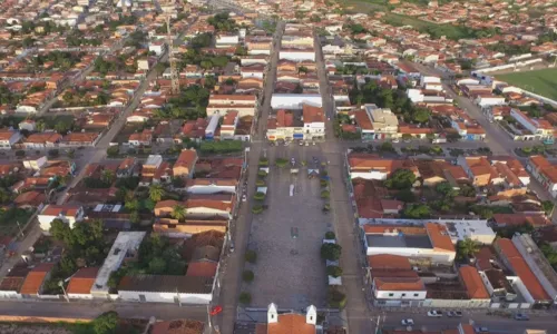 
				
					Conheça Ponto Novo, cidade que surgiu ao redor do rio Itapicuru na BA
				
				