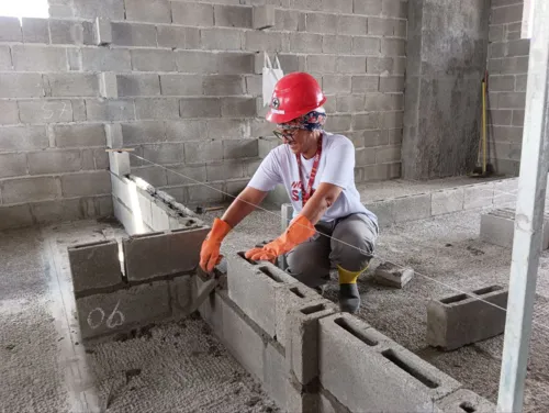 
				
					Construtora capacita mulheres para trabalhar em canteiros de obras
				
				