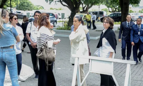 
				
					Corpo de Aracy Balabanian é cremado no Rio de Janeiro
				
				