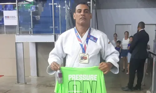 
				
					Corpo de atleta baiano que infartou em SP é transportado para Salvador
				
				