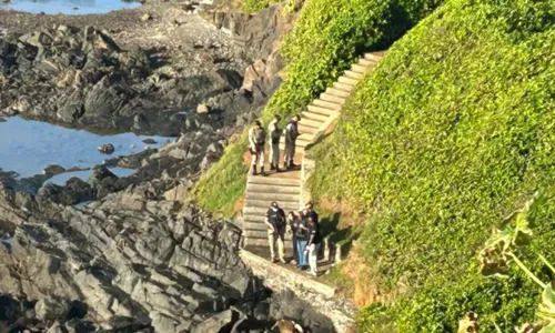 
				
					Corpo de homem é encontrado com marcas de violência na praia da Barra
				
				