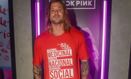 
				
					Dado Dolabella apoia uso de maconha medicinal em evento; FOTOS
				
				