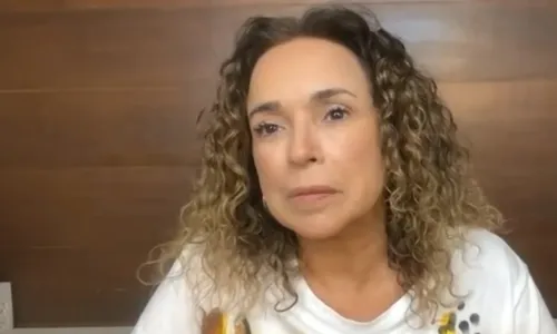 
				
					Daniela Mercury: 'Por que uns têm direitos de se casar e outros não?'
				
				