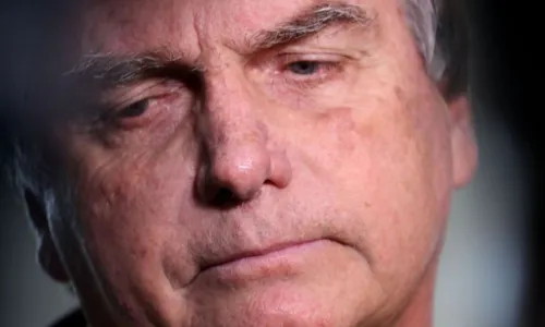 
				
					Defesa de Bolsonaro afirma que ele oferecerá sigilo bancário à Justiça
				
				