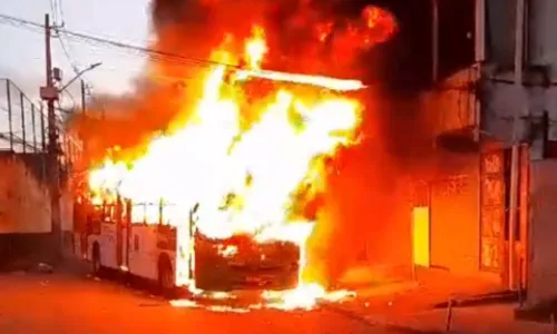 
				
					Dez ônibus já foram incendiados em Salvador em 2023
				
				