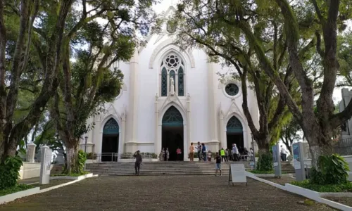 
				
					Dia de Finados: veja programação religiosa dos cemitérios de Salvador
				
				