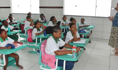 
				
					Divulgado resultado parcial de concurso para professores em Feira
				
				