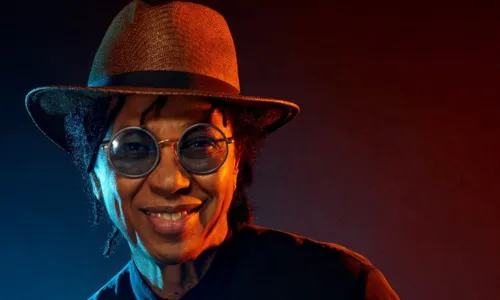 
				
					Djavan sonhou com carreira como jogador de futebol antes da música
				
				