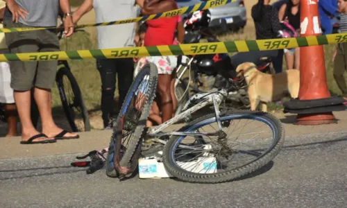 
				
					Duas pessoas morrem e uma fica ferida após acidente em cidade do sudoeste da Bahia
				
				