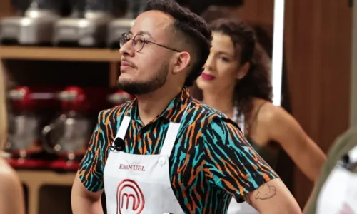 
				
					Emanuel entrega prato sem sabor e é eliminado do 'MasterChef Brasil'
				
				