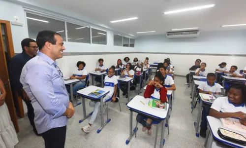 
				
					Escola para 2,4 mil alunos é reconstruída em Cajazeiras V
				
				