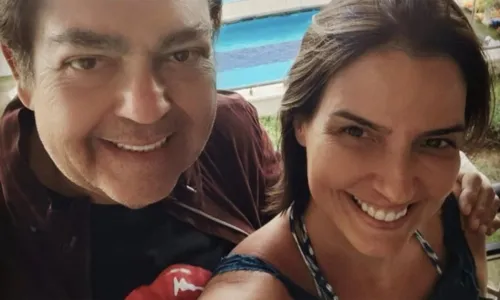 
				
					Esposa de Faustão fala pela primeira vez sobre alta do marido
				
				