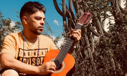 
				
					Ex-guitarrista do Psirico lança álbum e se diz 'pronto para arriscar'
				
				