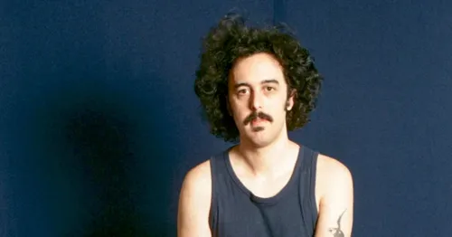 
				
					Ex-integrante de bandas de rock, Gabriel Milliet lança álbum solo
				
				