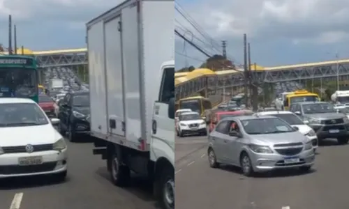 
				
					Família protesta por regulação e trânsito fica lento na Av. Paralela
				
				