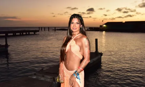 
				
					Famosos curtem festa luxuosa de influenciadora no Caribe; FOTOS
				
				