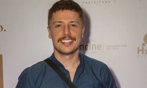 
				
					Famosos prestigiam premiere do filme 'Pérola'; veja fotos
				
				