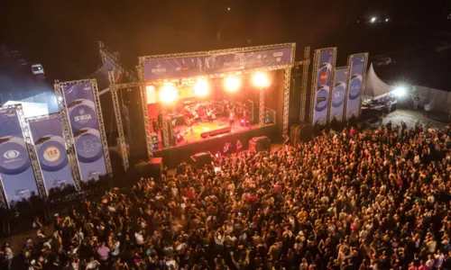 
				
					Festival de Inverno de Itacaré termina com encontro entre artistas consagrados e nova geração
				
				