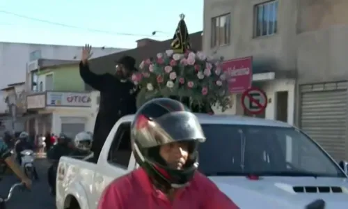 
				
					Fiéis prestam homenagens à Nossa Senhora Aparecida na Bahia
				
				