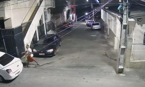 
				
					Fiéis são assaltados em igreja no bairro de São Marcos, em Salvador
				
				