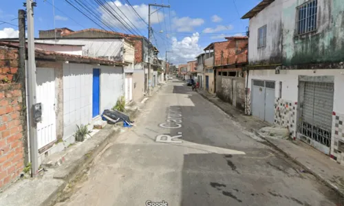 
				
					Gari é assassinado a tiros enquanto varria rua em Camaçari
				
				