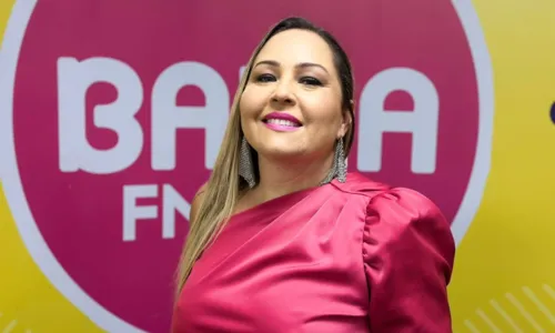 
				
					Giselle Café fala de influências no arrocha e promete novo EP em 2024
				
				