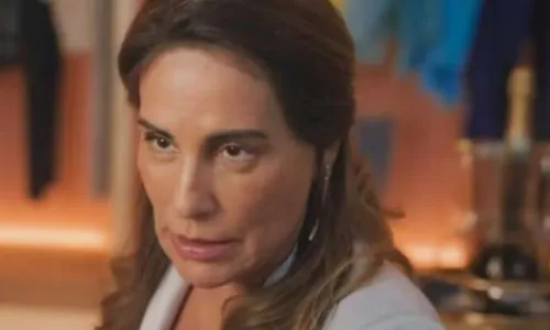 
				
					Gloria Pires anuncia saída da Globo após 'Terra e Paixão': 'Encerrar ciclo'
				
				