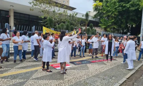 
				
					Governo da Bahia anuncia pagamento do piso da enfermagem em setembro
				
				