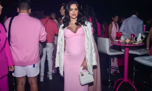 
				
					Grávida, Bruna Biancardi usa bolsa de R$26 mil em festa de Virginia
				
				