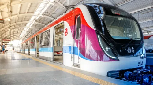 
				
					Homem é detido em Salvador após ser flagrado furtando no metrô
				
				