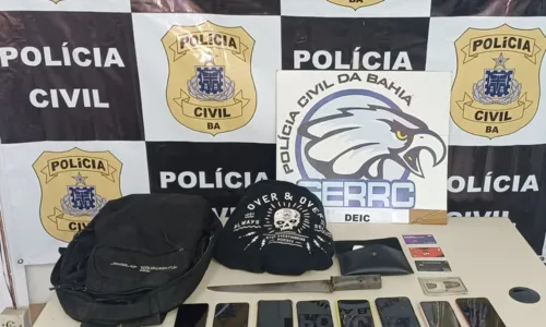 
				
					Homem é preso em flagrante após assaltar ônibus em Salvador
				
				