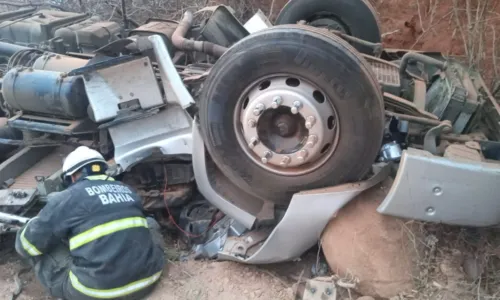 
				
					Homem é retirado de ferragens após acidente na Bahia; VÍDEO
				
				