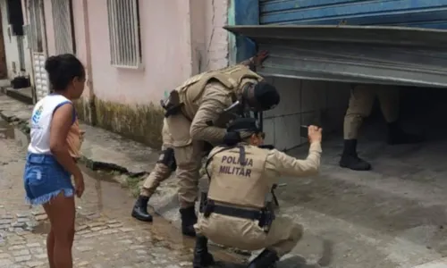 
				
					Homem tem surto e tenta explodir imóvel em centro comercial na Bahia
				
				