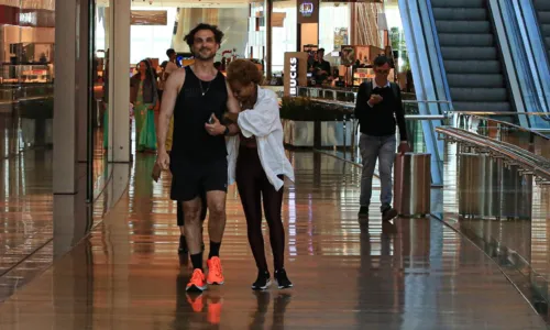 
				
					Igor Rickli e Aline Wirley se divertem durante passeio no RJ
				
				