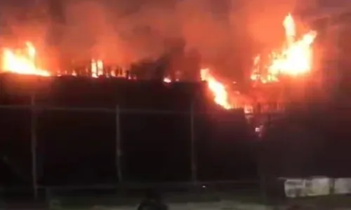 
				
					Incêndio atinge Parque Solar Boa Vista em Salvador; VÍDEO
				
				