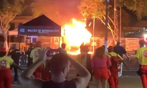 
				
					Incêndio atinge barraca durante festival Afropunk Bahia; VÍDEO
				
				