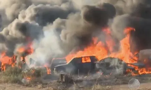 
				
					Incêndio atinge complexo do Derba em Feira de Santana
				
				