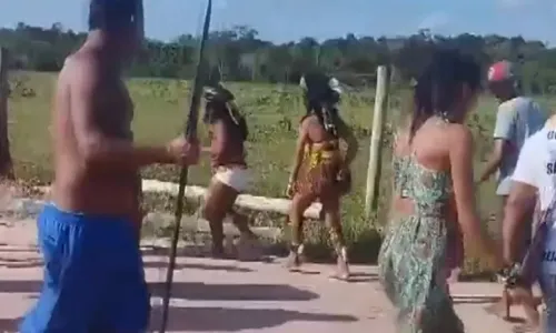 
				
					Indígenas da etnia Pataxó ocupam duas fazendas em Porto Seguro
				
				
