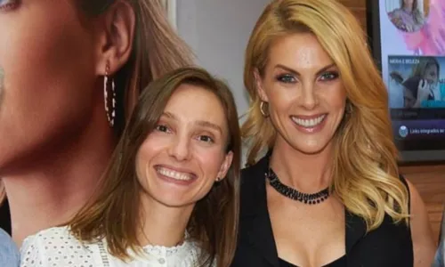 
				
					Irmã de Ana Hickmann se pronuncia após agressão: 'Vai ficar bem'
				
				